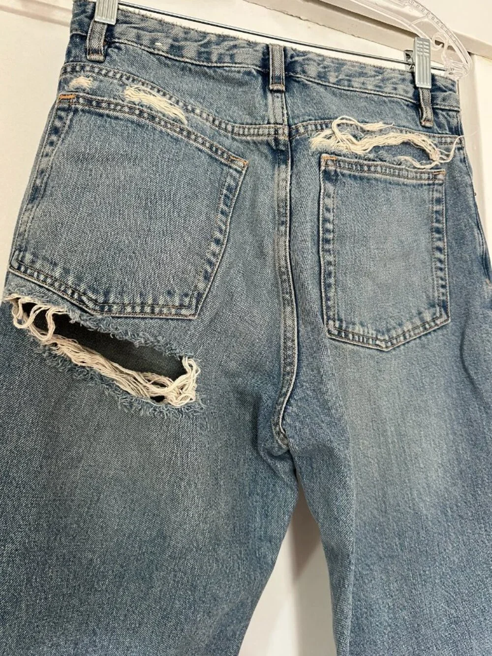 Zara Ripped Jeans - Picture 3 of 4